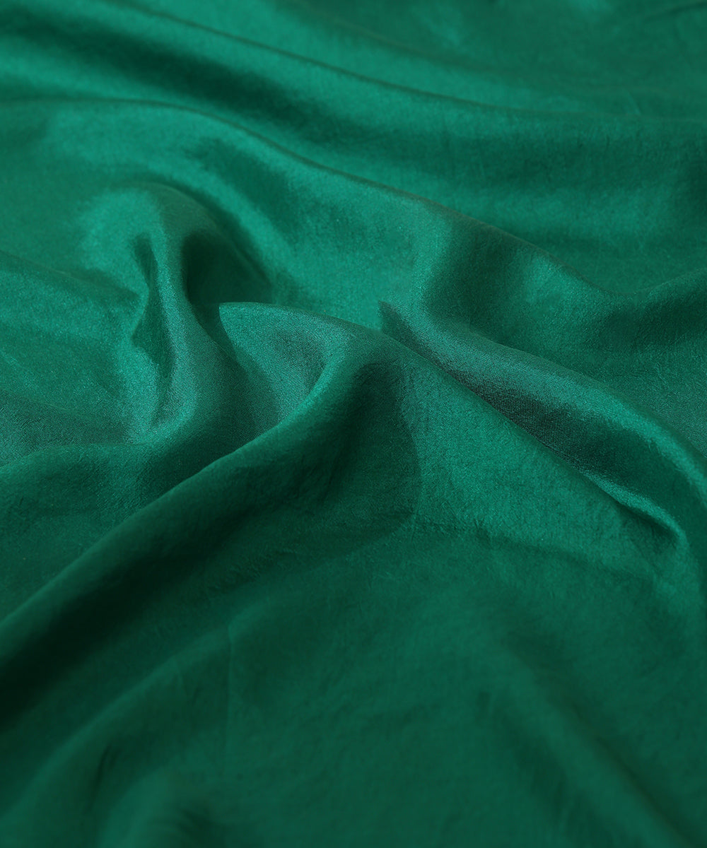 Green_Pure_Silk_Saree_With_Satin_Edges_WeaverStory_04