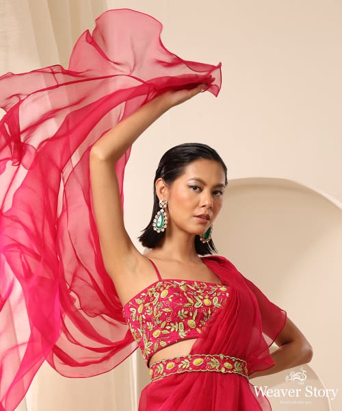 Magenta_Organza_Pre-Stitched_Ruffled_Saree_With_Blouse_And_Belt_WeaverStory_01