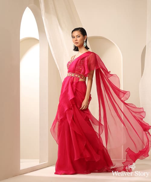 Magenta_Organza_Pre-Stitched_Ruffled_Saree_With_Blouse_And_Belt_WeaverStory_02