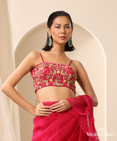 Magenta_Organza_Pre-Stitched_Ruffled_Saree_With_Blouse_And_Belt_WeaverStory_03
