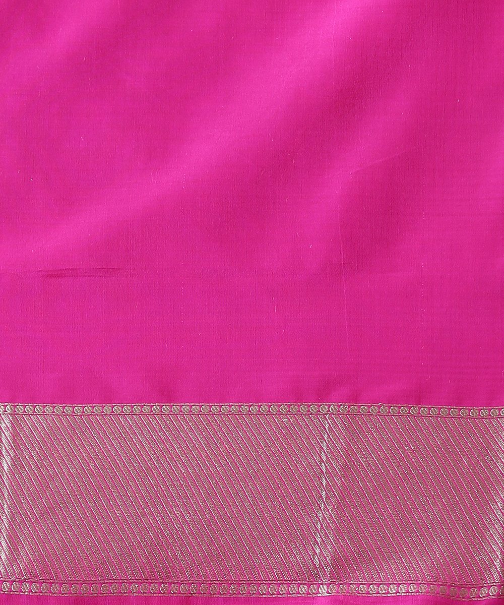 Pink_Dual_Tone_Handloom_Katan_SIlk_Banarasi_Saree_With_All_Over_Leaf_Booti_WeaverStory_05
