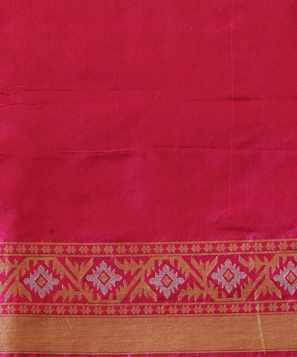 Pink_Pure_Katan_Silk_Handloom_Banarasi_Saree_with_Floral_Jaal_WeaverStory_05