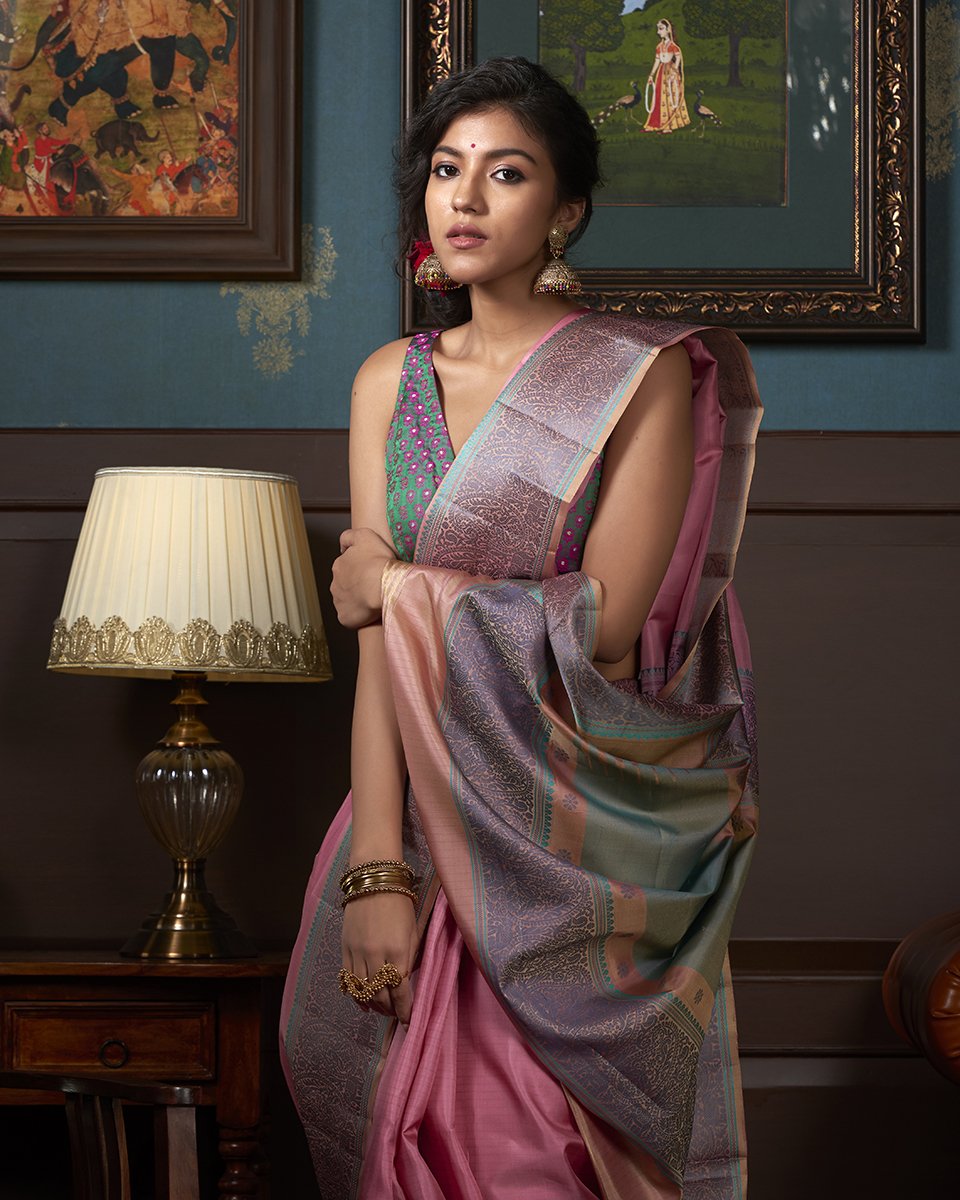 Pink_Handloom_Kanjivaram_Silk_Saree_with_Grey_Thread_Border_and_Pallu_WeaverStory_01