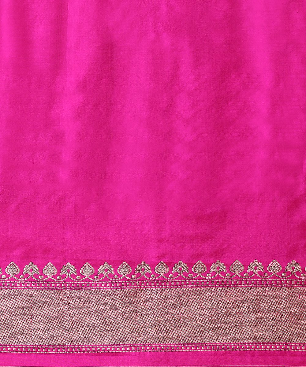 Pink_Handloom_Pure_Katan_Silk_Banarasi_Saree_with_Kadhwa_Jaal_and_Big_Polka_Dots_WeaverStory_05