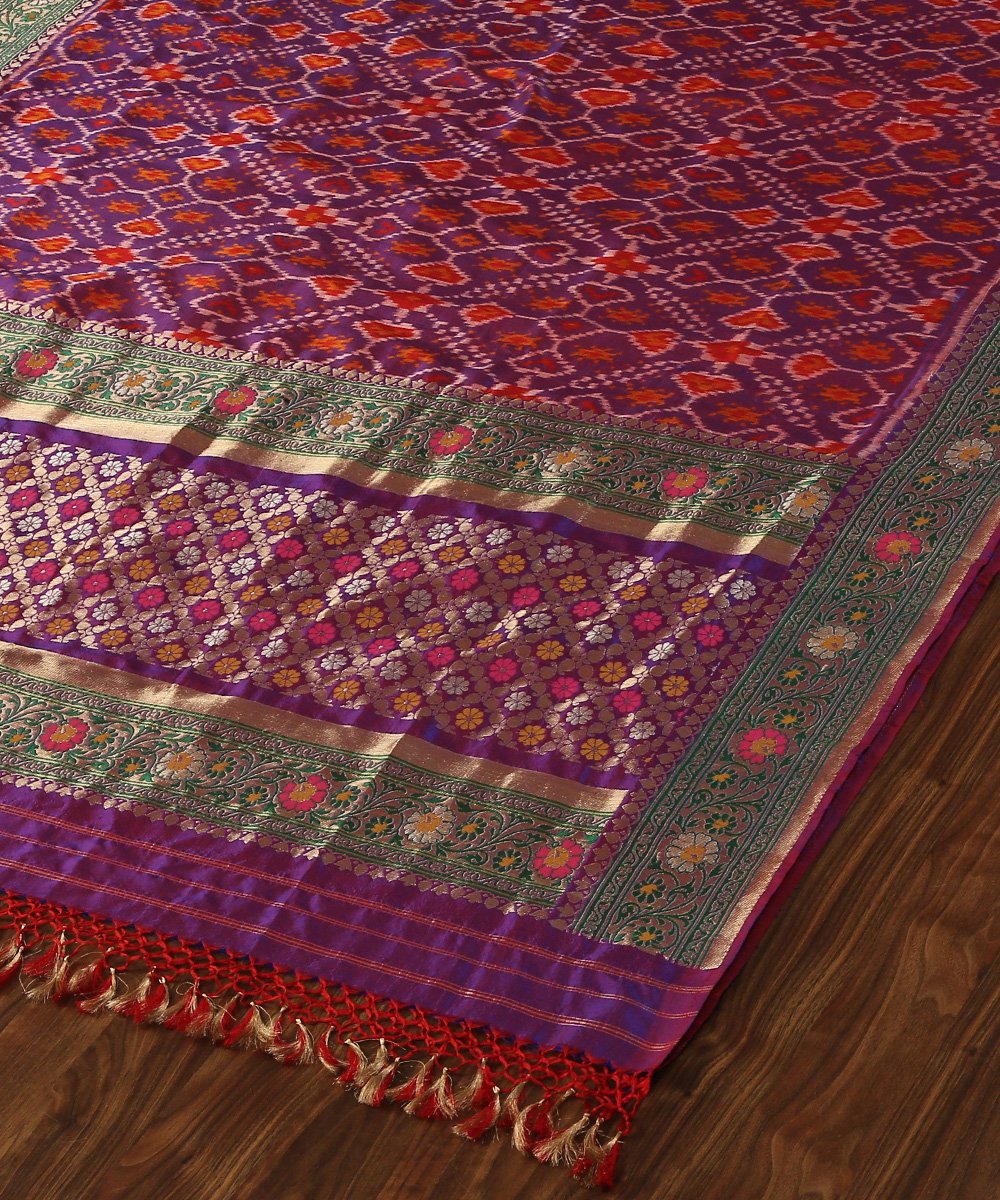 Plum_and_Red_Dual_Tone_Handloom_Pure_Silk_Ashawali_Patola_Dupatta_WeaverStory_04