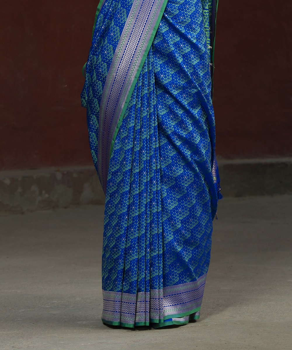 Purple_And_Green_Dual_Tone_Handloom_Embossed_Weave_Katan_Silk_Banarasi_Saree_WeaverStory_04