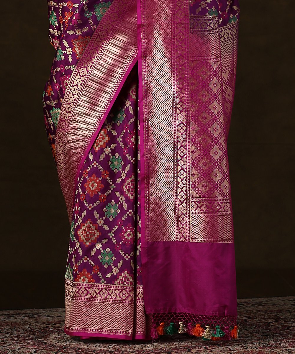 Purple_Handloom_Banarasi_Patola_Saree_With_Pink_Border_WeaverStory_04
