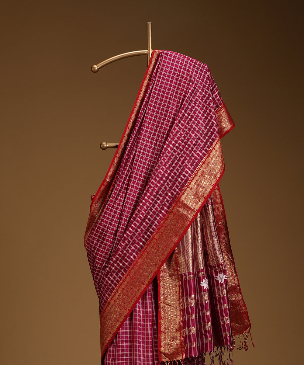 Purple_And_Pink_Checks_Saree_With_Red_Border_And_Zari_Konia_WeaverStory_02