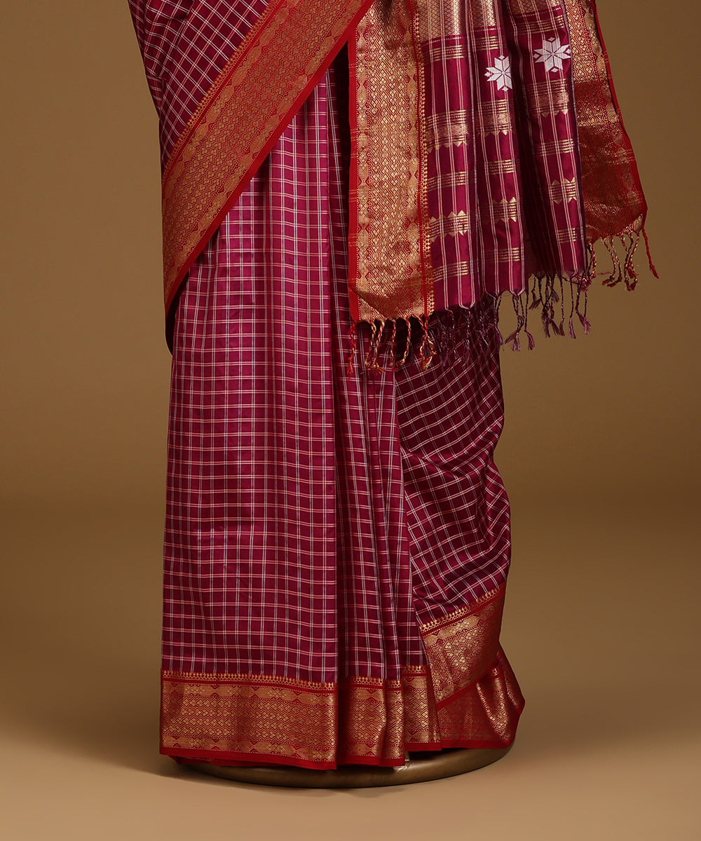 Purple_And_Pink_Checks_Saree_With_Red_Border_And_Zari_Konia_WeaverStory_03