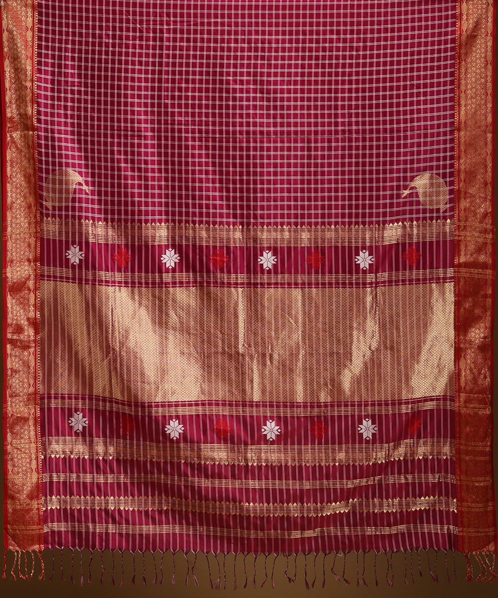 Purple_And_Pink_Checks_Saree_With_Red_Border_And_Zari_Konia_WeaverStory_05