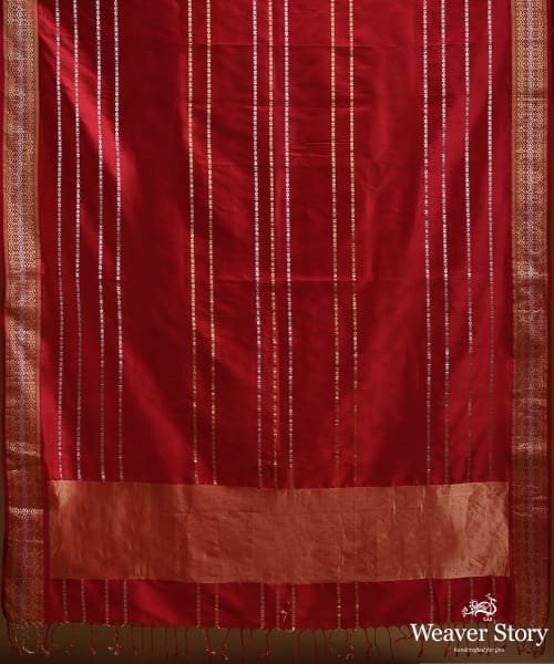 Maroon_Pure_Mulberry_Silk_Saree_With_Silver_And_Gold_Stripes_With_Stars_And_Zari_Border_WeaverStory_05