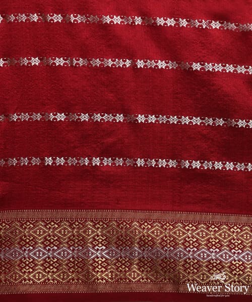 Maroon_Pure_Mulberry_Silk_Saree_With_Silver_And_Gold_Stripes_With_Stars_And_Zari_Border_WeaverStory_06