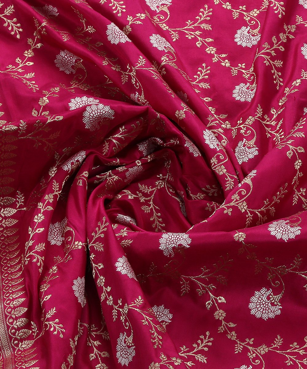 Rani_Pink_Pure_Katan_Silk_Banarasi_Kadhwa_Jangla_Dupatta_with_Green_Selvedge_WeaverStory_05