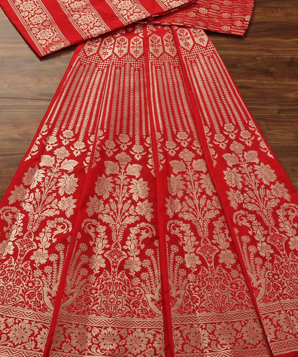 Red_Handloom_Cutwork_Katan_Silk_Banarasi_Lehenga_with_Floral_Jaal_Design_WeaverStory_02