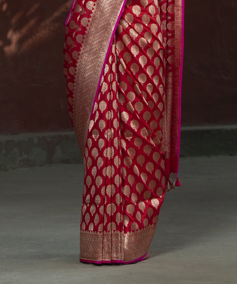 Red_Handloom_Cutwork_Katan_Silk_Banarasi_Saree_with_Booti_WeaverStory_04