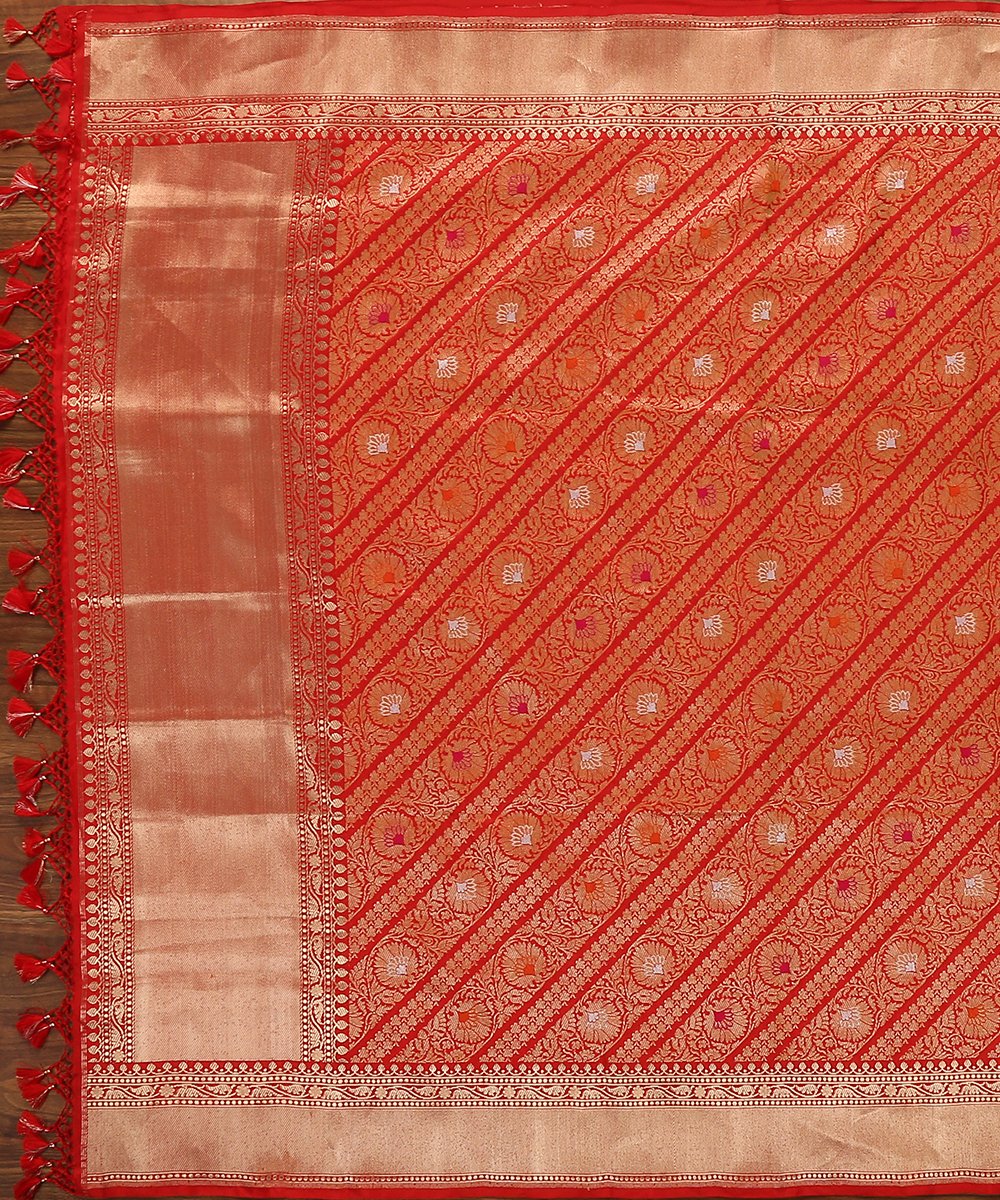 Red_Handloom_Diagonal_Kimkhab_Dupatta_Banarasi_Dupatta_WeaverStory_02