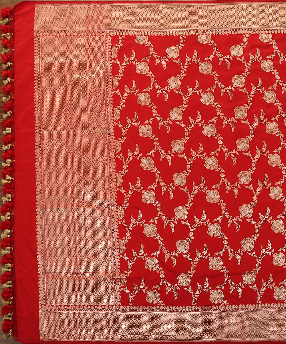 Red_Pure_Katan_Silk_Handloom_Banarasi_Dupatta_with_Kadhwa_Weave_WeaverStory_02