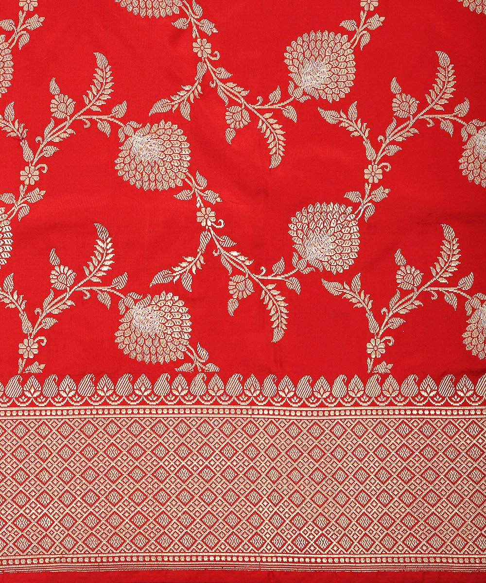 Red_Pure_Katan_Silk_Handloom_Banarasi_Dupatta_with_Kadhwa_Weave_WeaverStory_03