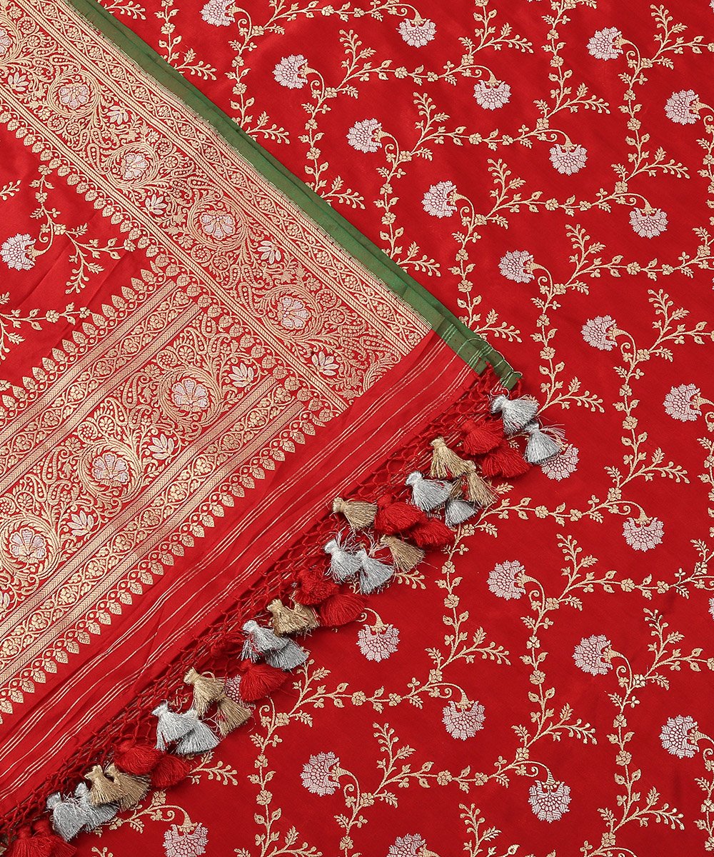 Red_Pure_Katan_Silk_Handloom_Kadhwa_Jangla_Banarasi_Dupatta_WeaverStory_05