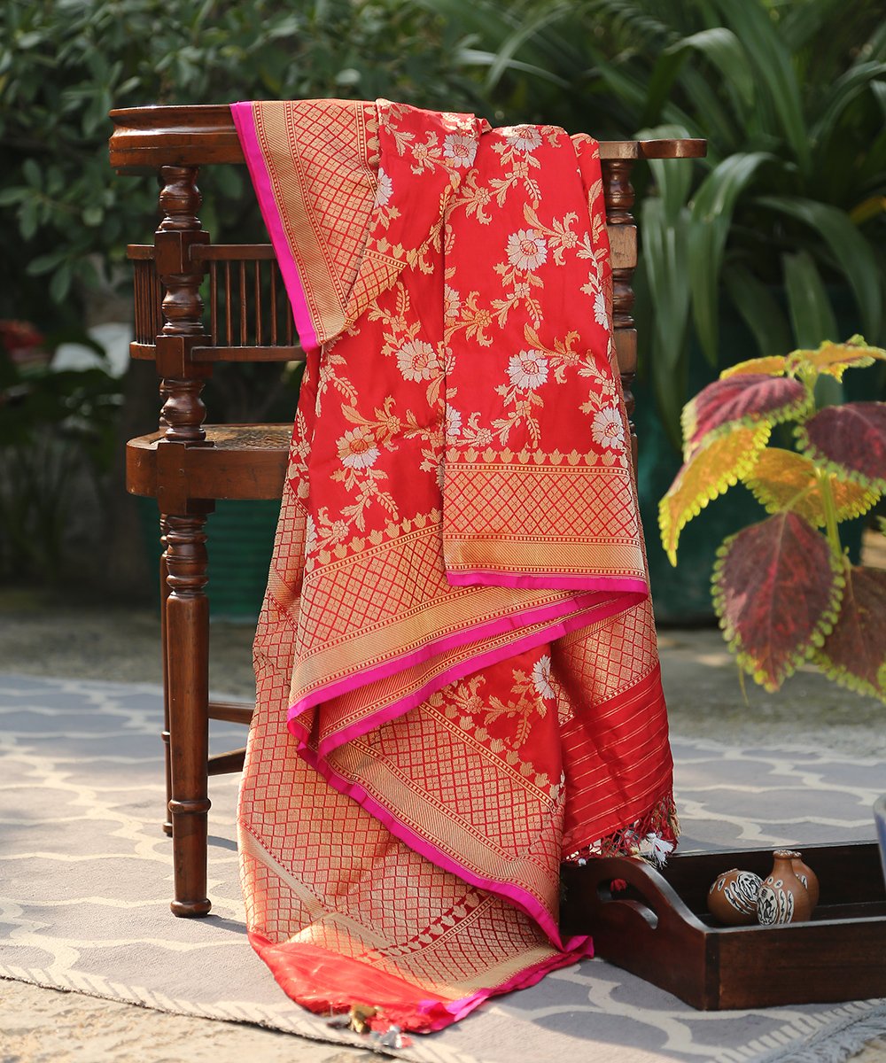 Red_Handloom_Pure_Katan_Silk_Banarasi_Kadhwa_Jangla_Dupatta_WeaverStory_01