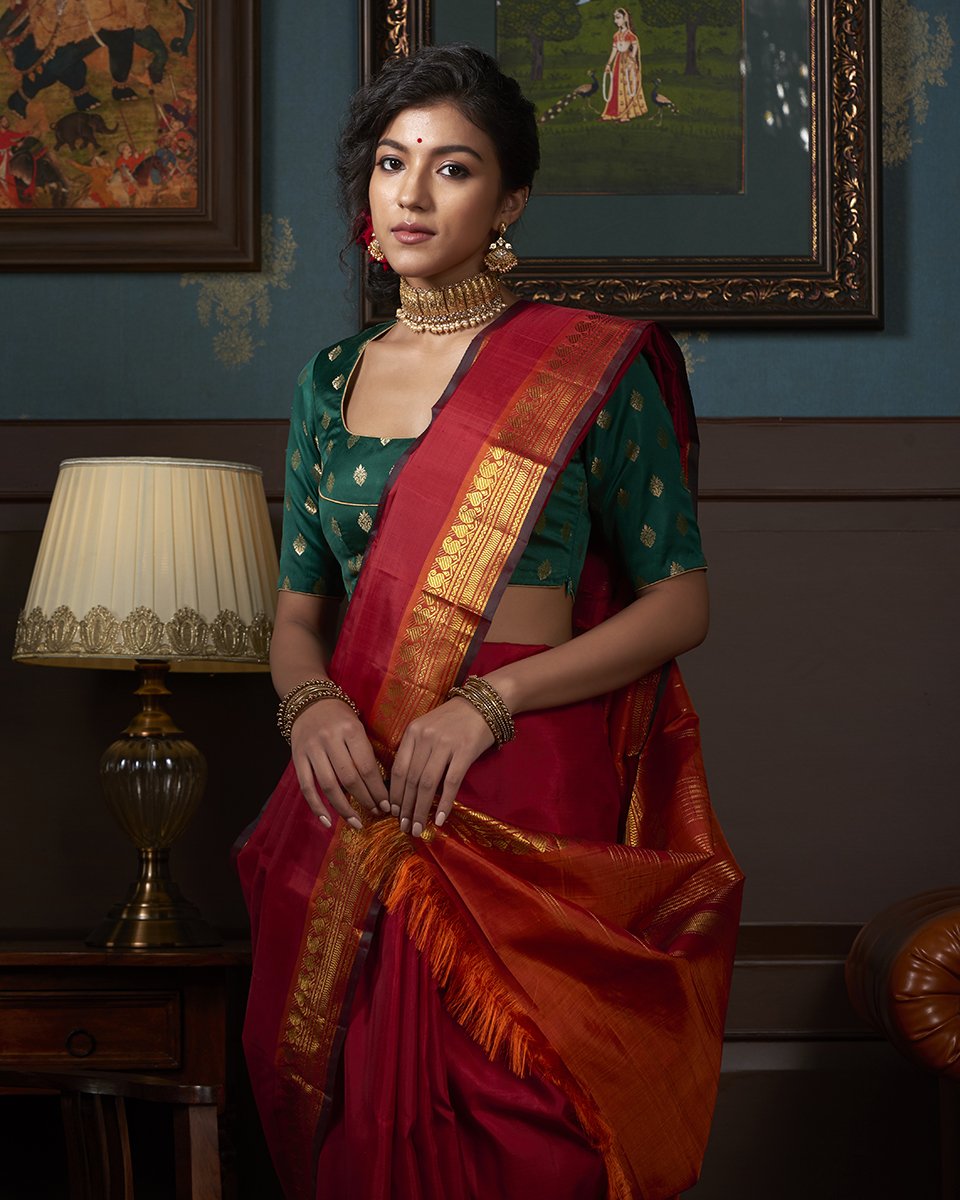 Red_Handloom_Kanjivaram_Silk_Saree_With_Orange_Paisley_Border_WeaverStory_01