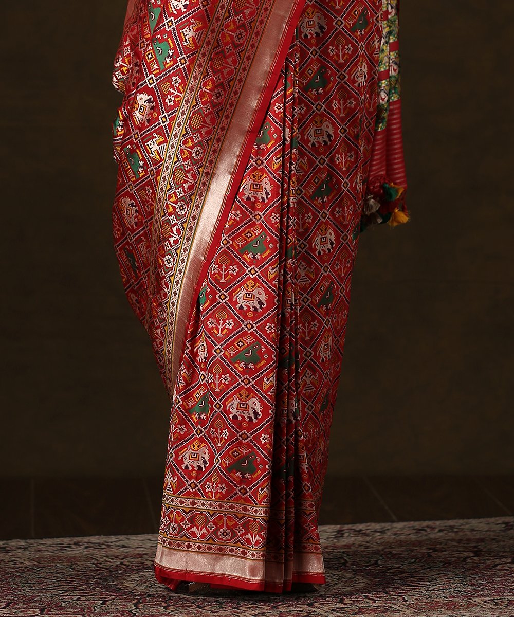 Red_Handloom_Meenakari_Banarasi_Patola_Saree_With_Double_Warp_WeaverStory_04