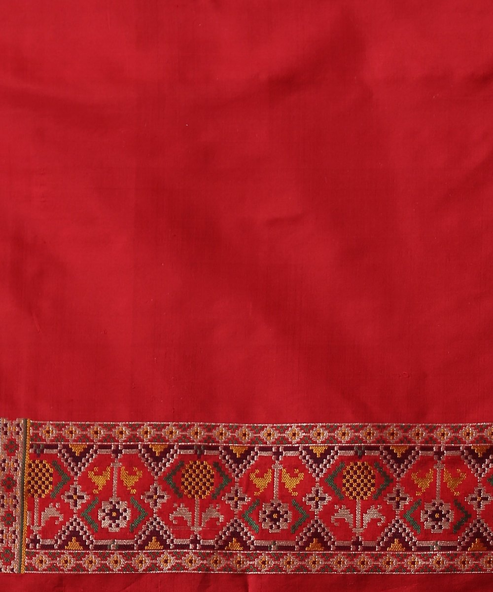 Red_Handloom_Meenakari_Banarasi_Patola_Saree_With_Double_Warp_WeaverStory_05
