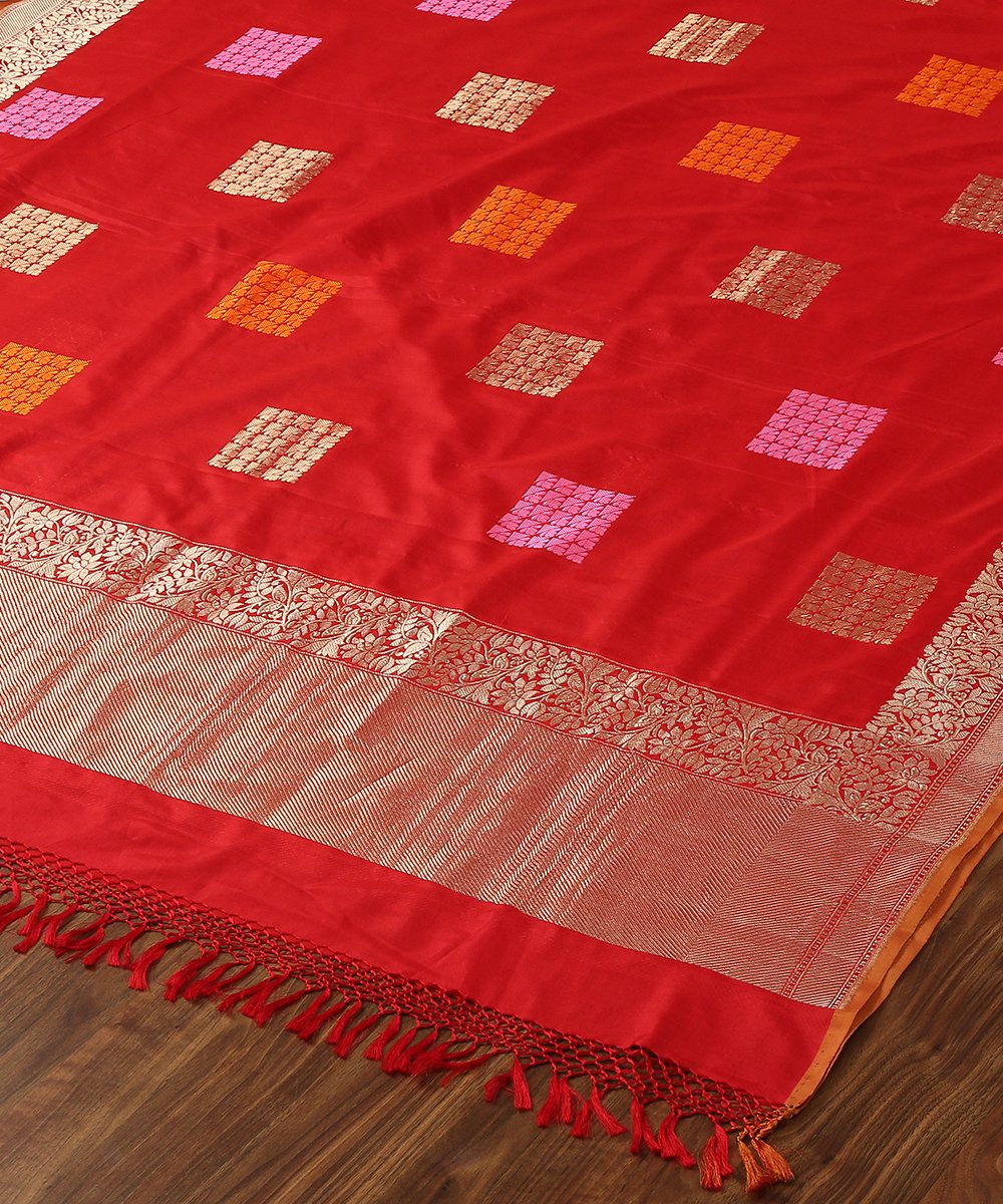 Red_Handloom_Phulkari_Boota_Banarasi_Dupatta_WeaverStory_03