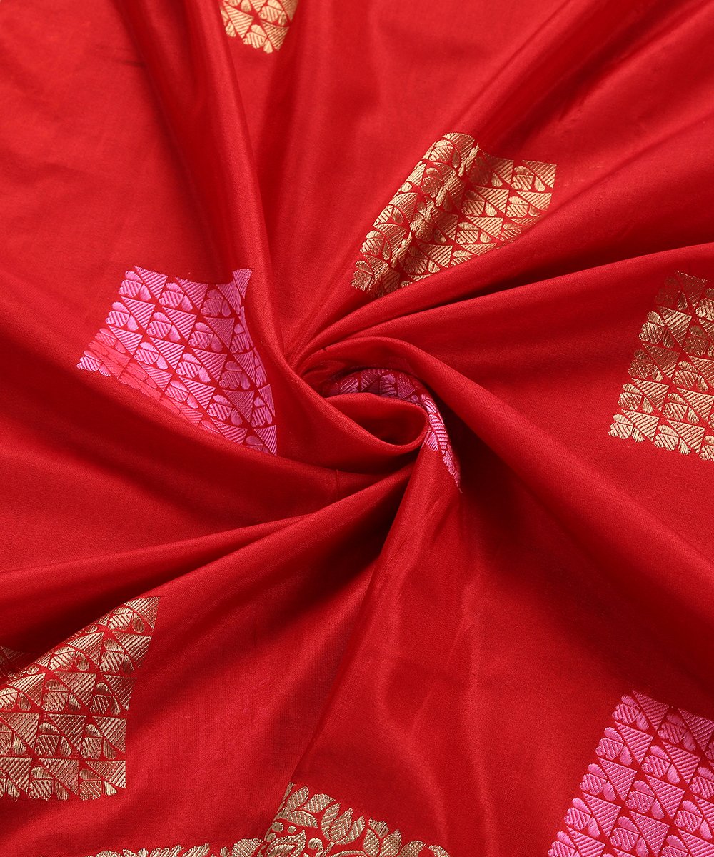 Red_Handloom_Phulkari_Boota_Banarasi_Dupatta_WeaverStory_05