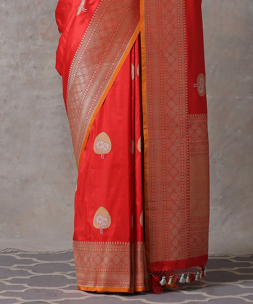 Red_Handloom_Pure_Katan_Silk_Banarasi_Saree_With_Kadhwa_Paan_Boota_and_Heavy_Brocade_Blouse_In_Mustard_WeaverStory_04