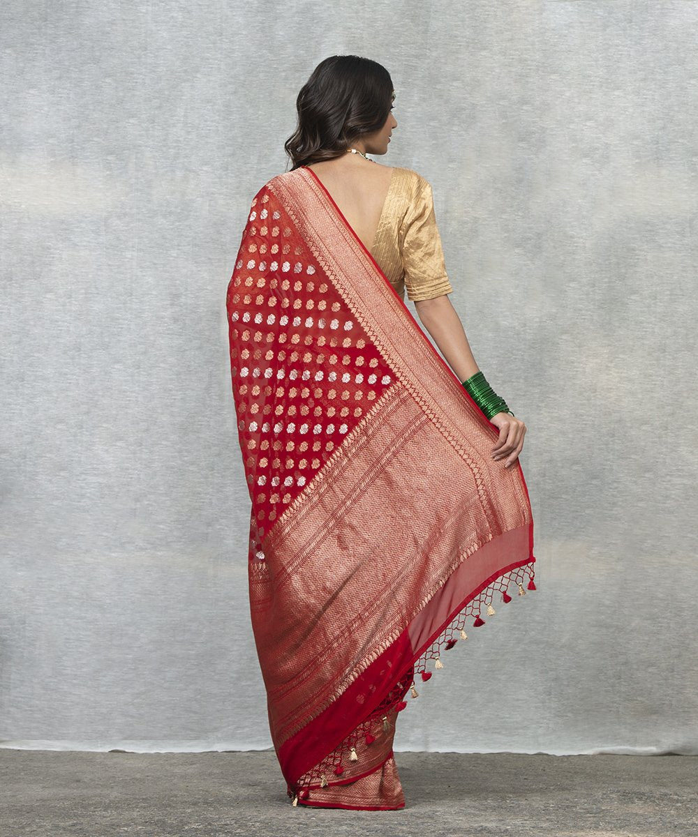 Red_Handloom_Sona_Rupa_Zari_Georgette_Banarasi_Saree_with_Booti_Design_WeaverStory_03