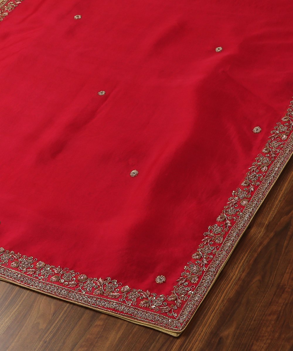 Red_Handloom_Organza_Dupatta_With_Floral_Zardozi_Hand_Embroidery_Border_WeaverStory_03