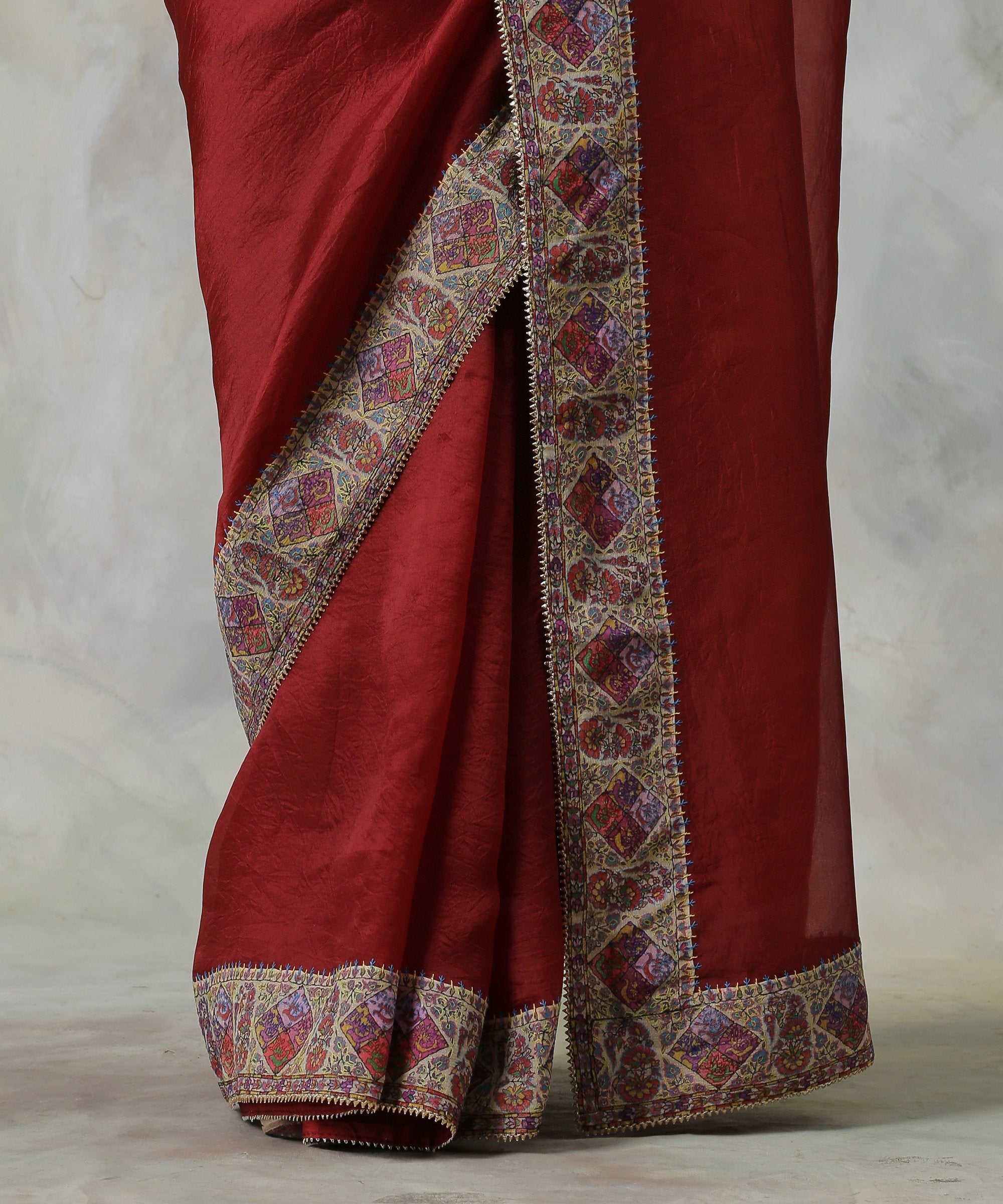 Maroon_Red_Handloom_Organza_Saree_with_Hand_Appliqued_Sozni_Needle_Work_Border_WeaverStory_04