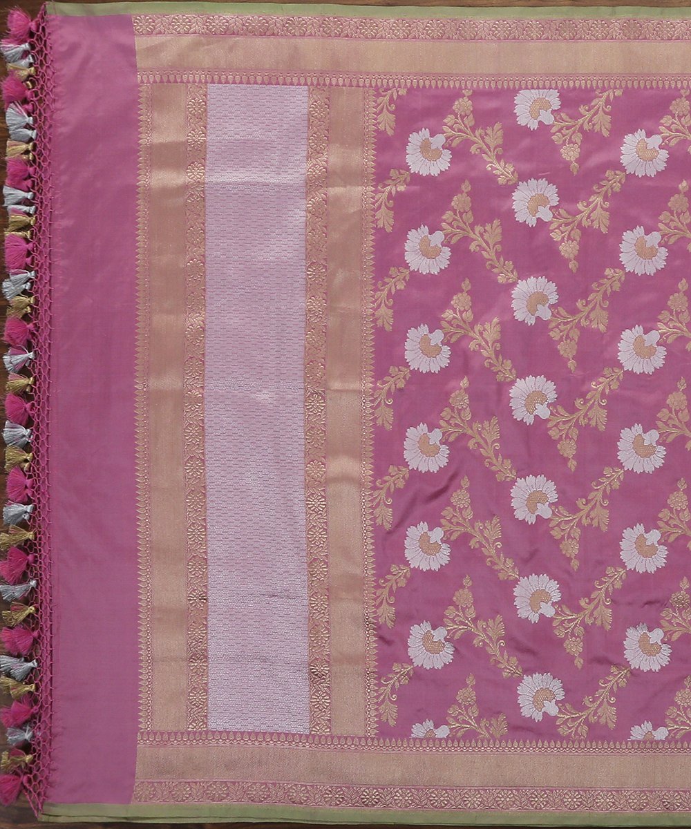 Rose_Pink_Handloom_Pure_Katan_Silk_Kadhwa_Jangla_Banarasi_Dupatta_with_Green_Selvedge_WeaverStory_02