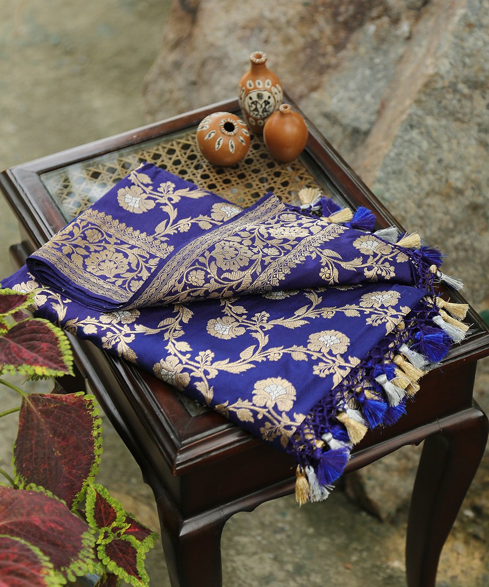 Royal_Blue_Pure_Katan_Silk_Handloom_Kadhwa_Banarasi_Jangla_Dupatta_WeaverStory_01