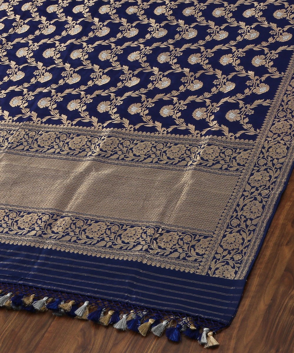 Royal_Blue_Pure_Katan_Silk_Handloom_Kadhwa_Banarasi_Jangla_Dupatta_WeaverStory_04