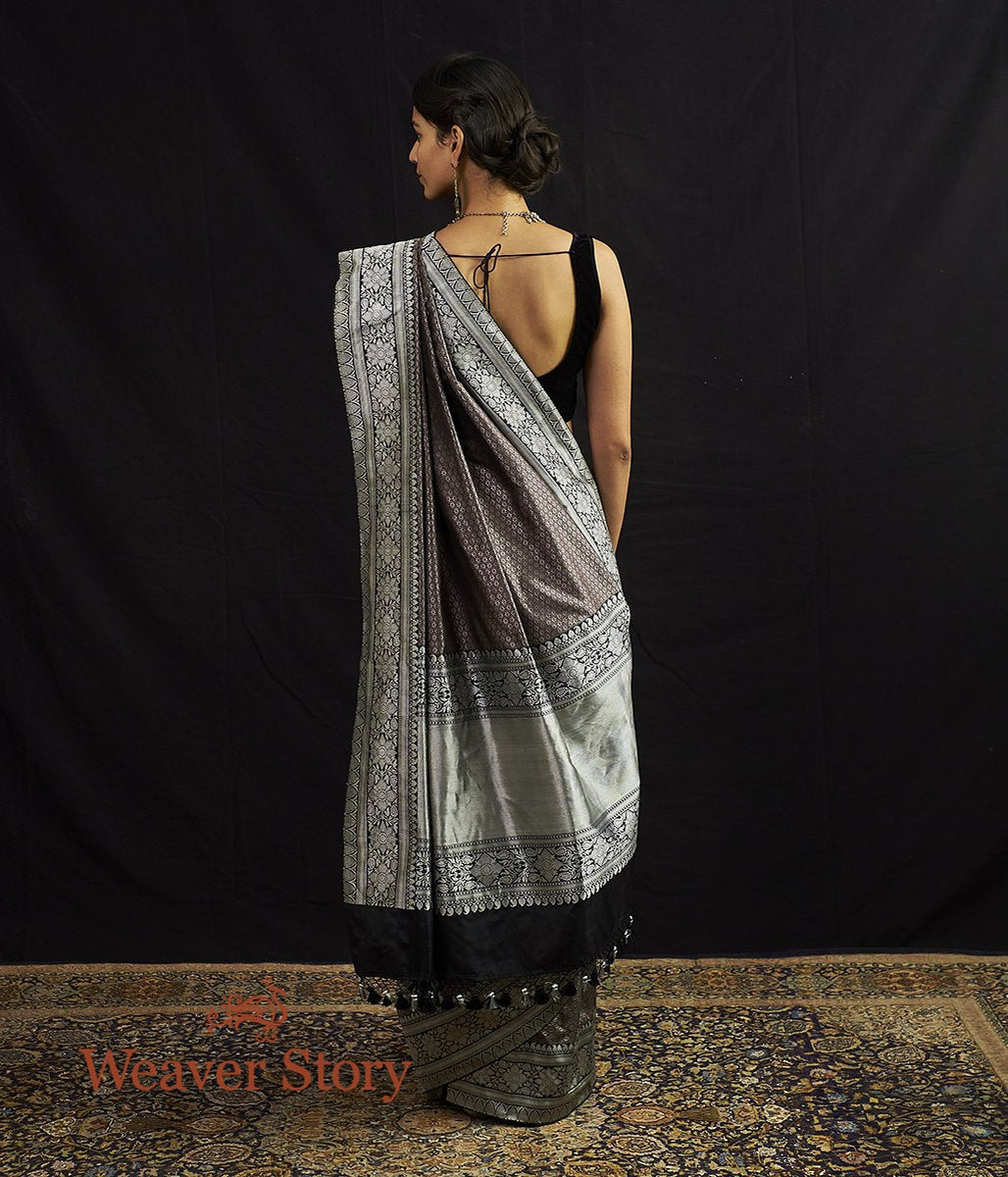 Handloom_Black_and_Grey_Tanchoi_with_Kadhwa_Border_WeaverStory_03