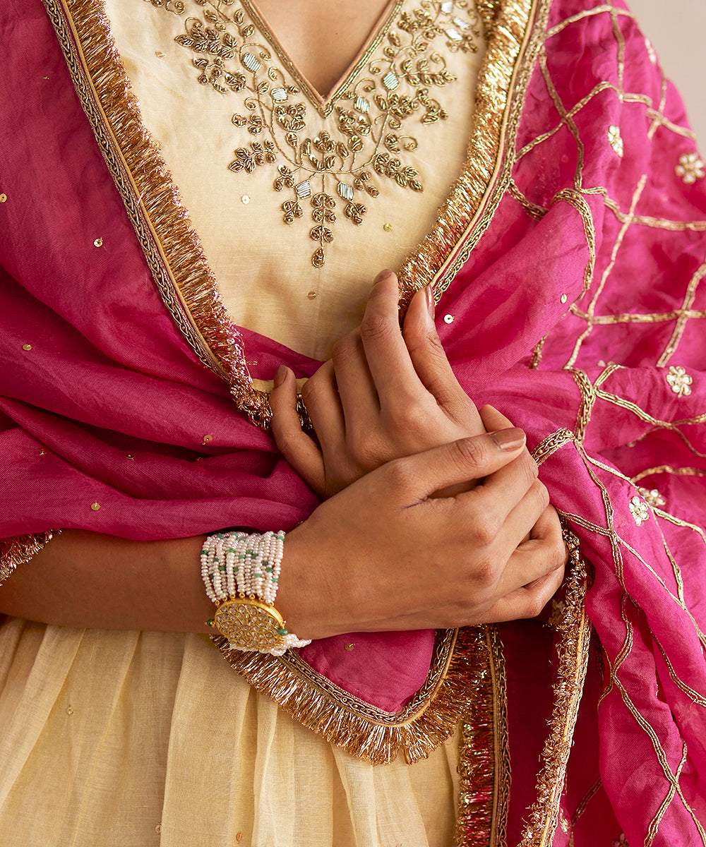 Izhaar_Off_White_Handloom_Cotton_Tissue_Kurta_Top_With_Sharara_And_Organza_Dupatta_WeaverStory_07