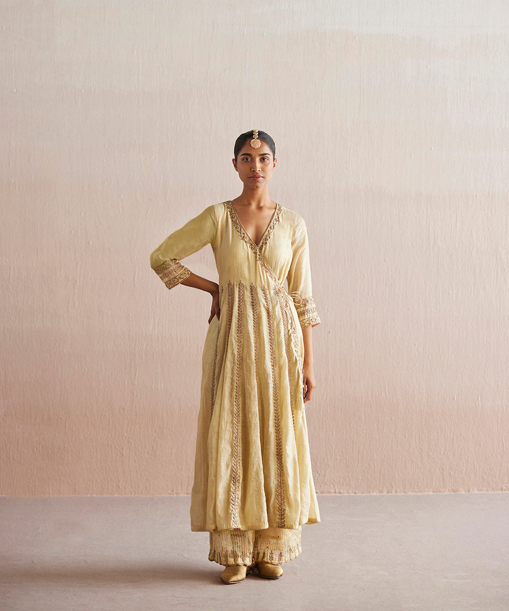 Nayaab_Handloom_Off_White_Cotton_Tissue_Angrakha_With_Pants_And_Embroidered_Dupatta_WeaverStory_04
