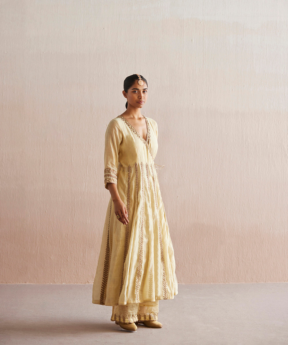 Nayaab_Handloom_Off_White_Cotton_Tissue_Angrakha_With_Pants_And_Embroidered_Dupatta_WeaverStory_05