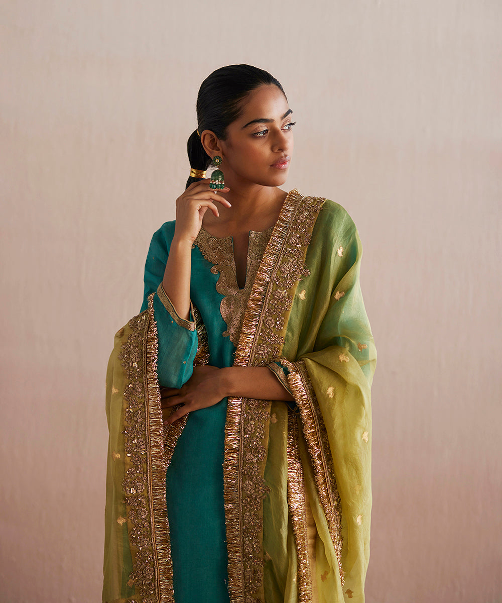 Meheroo_Handloom_Sea_Blue_Organza_Kurta_With_Tissue_Pants_And_Embroidered_Dupatta_WeaverStory_03