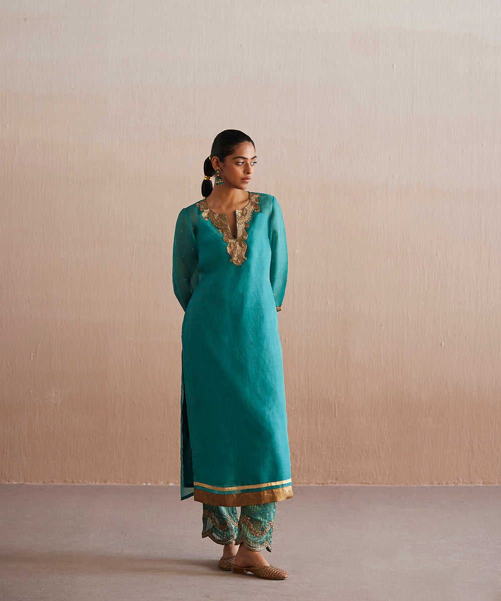 Meheroo_Handloom_Sea_Blue_Organza_Kurta_With_Tissue_Pants_And_Embroidered_Dupatta_WeaverStory_04