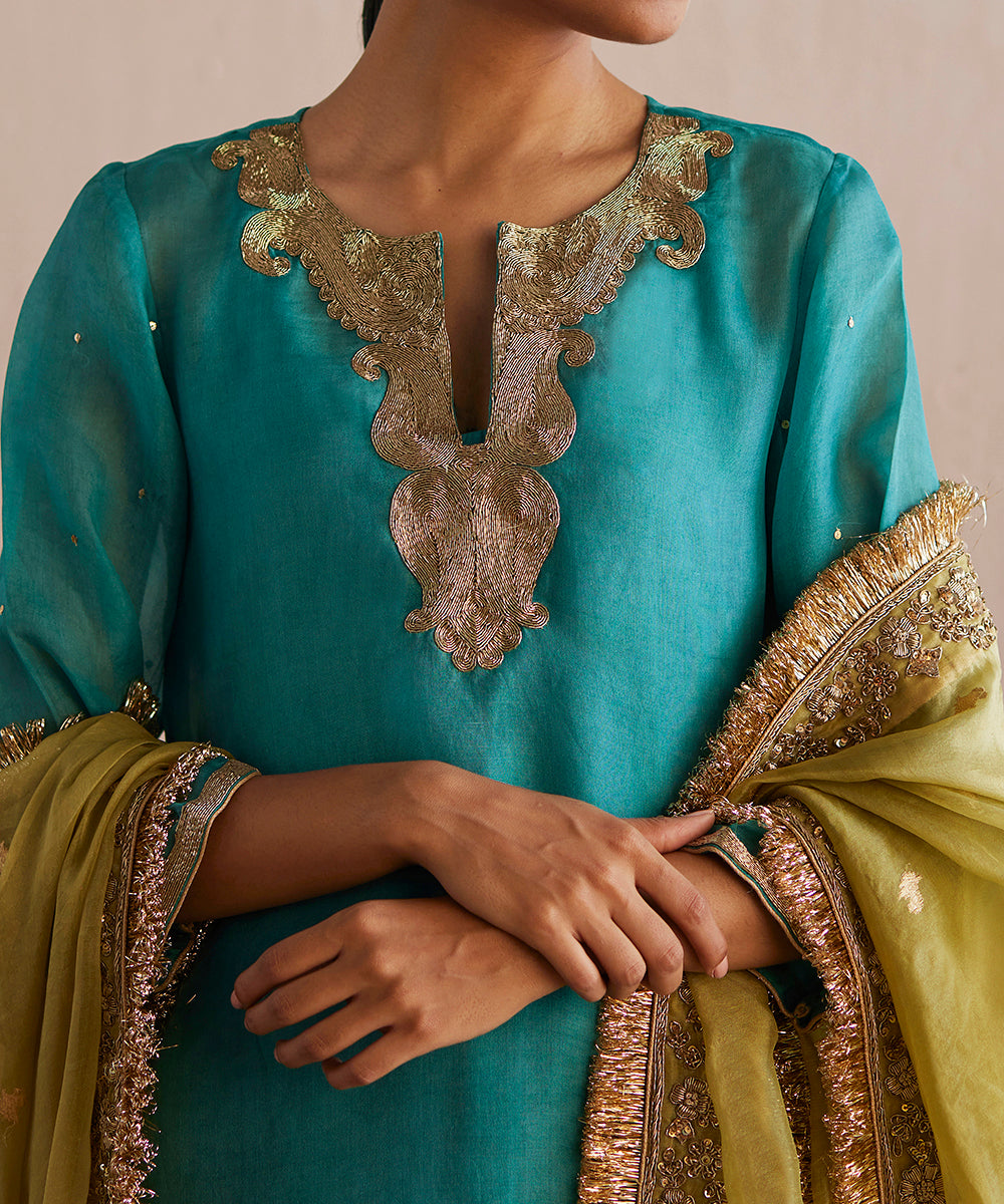 Meheroo_Handloom_Sea_Blue_Organza_Kurta_With_Tissue_Pants_And_Embroidered_Dupatta_WeaverStory_05