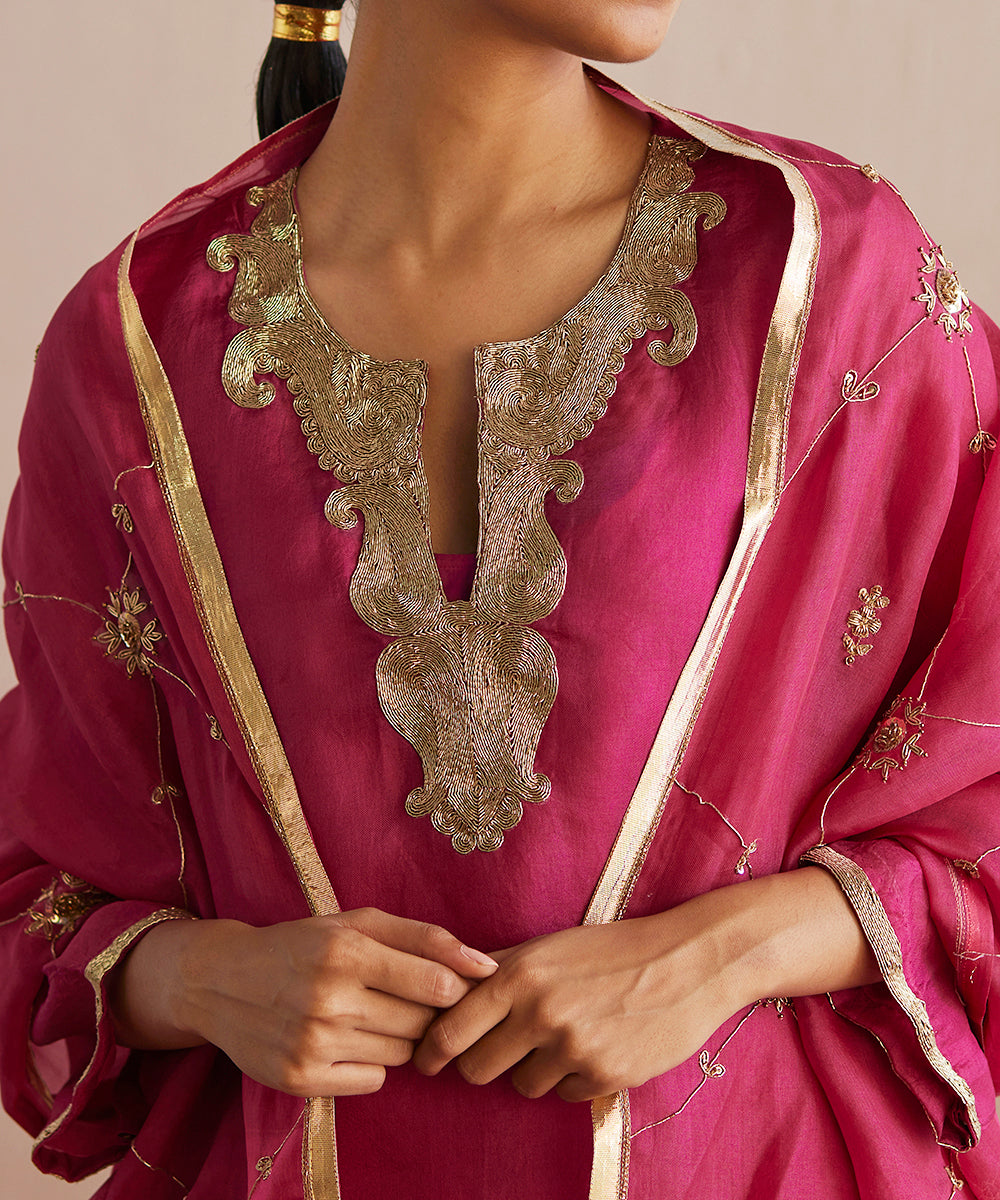 Meheroo_Handloom_Rani_Pink_Organza_Kurta_With_Tissue_Pants_And_Organza_Dupatta_WeaverStory_06