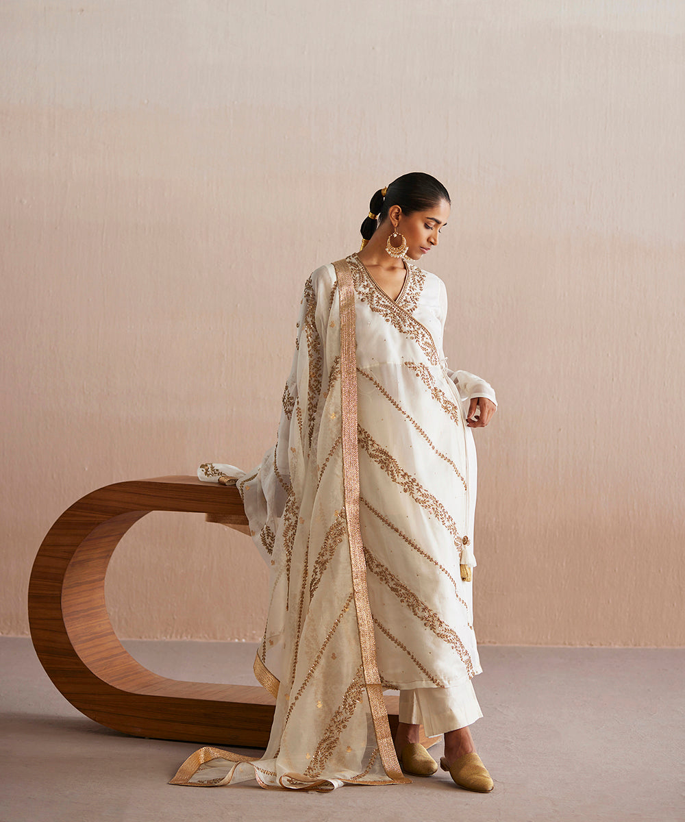 Mahjabeen_Handloom_Organza_Angrakha_With_Pants_And_Organza_Dupatta_WeaverStory_01