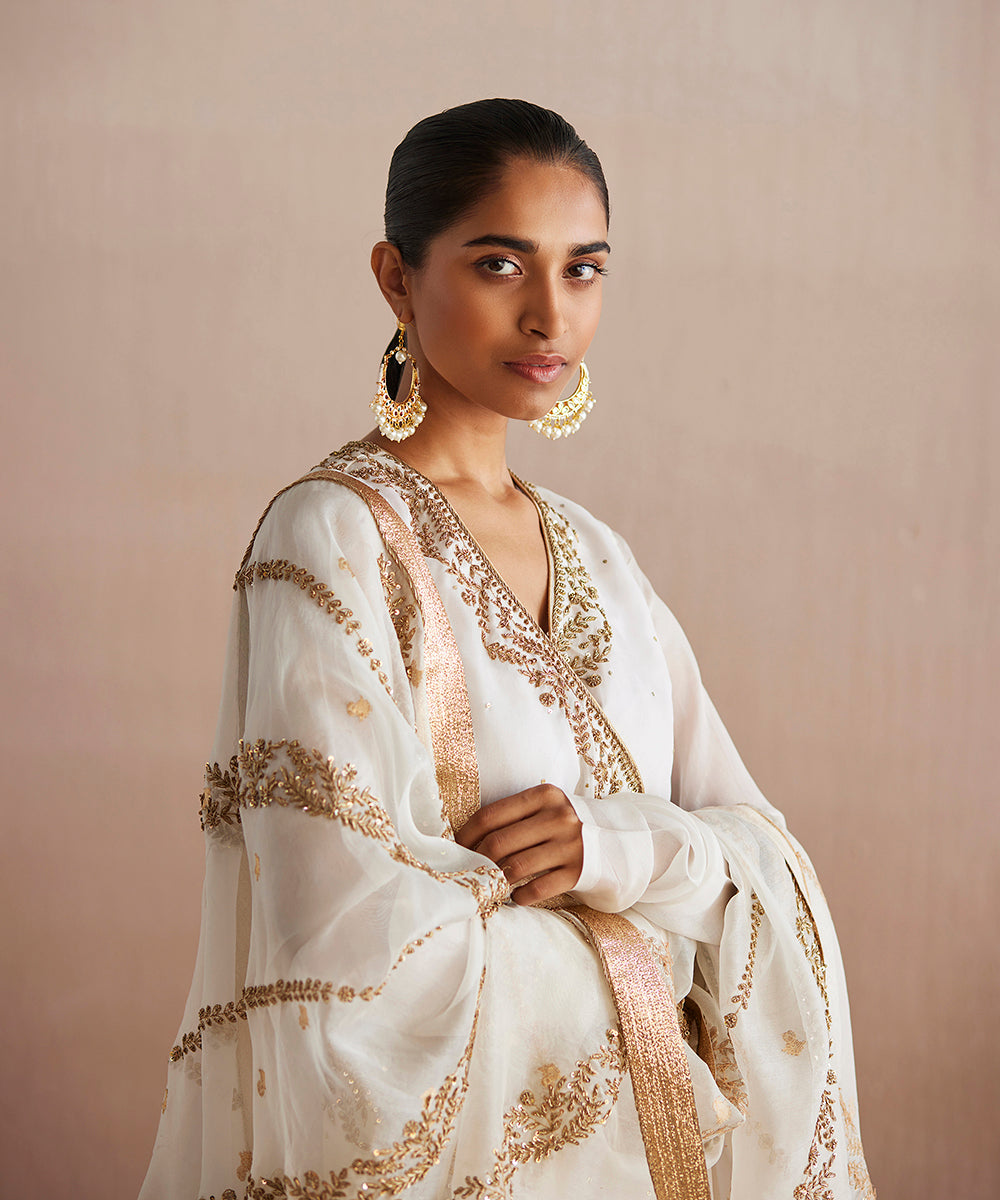 Mahjabeen_Handloom_Organza_Angrakha_With_Pants_And_Organza_Dupatta_WeaverStory_03