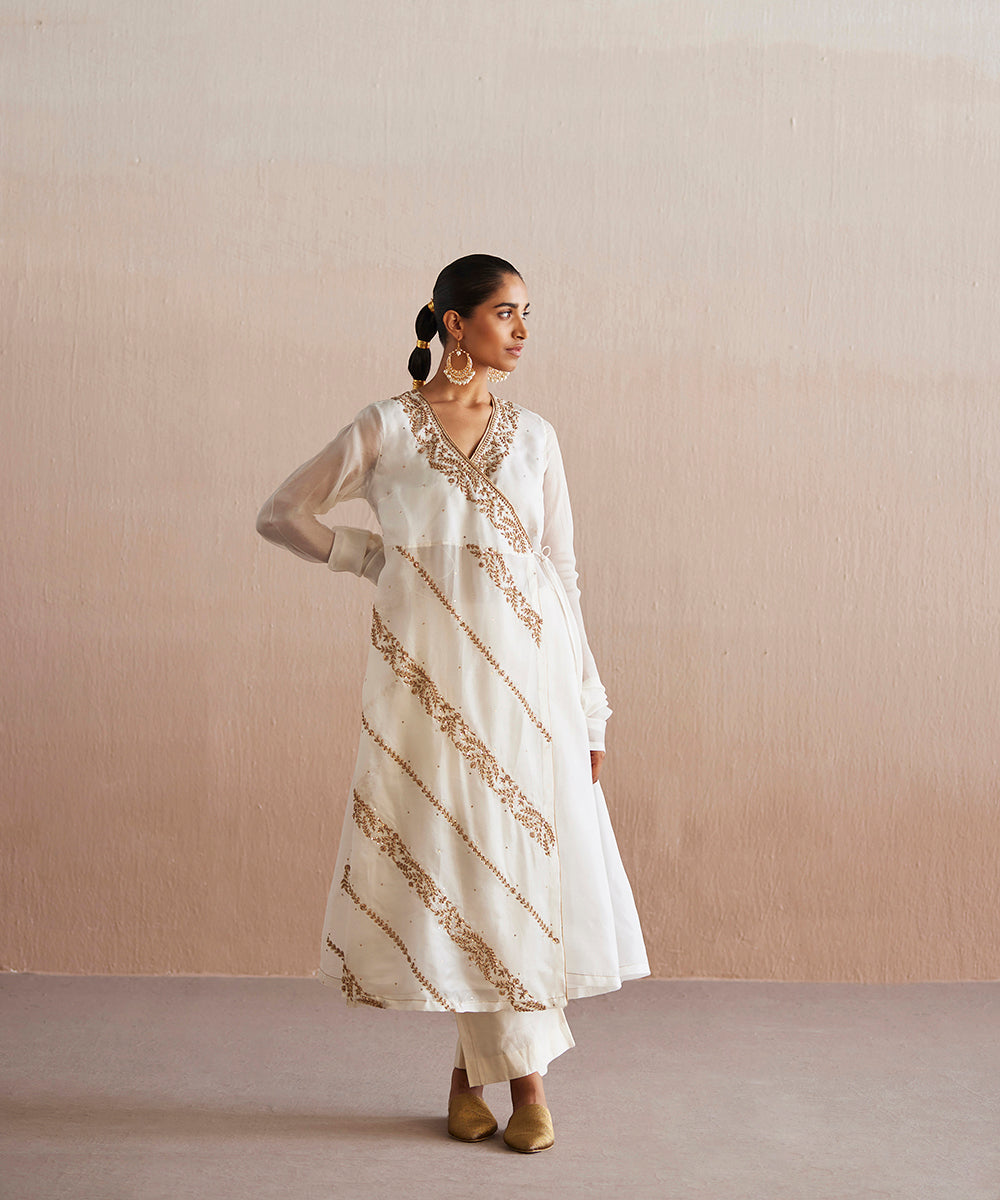 Mahjabeen_Handloom_Organza_Angrakha_With_Pants_And_Organza_Dupatta_WeaverStory_05