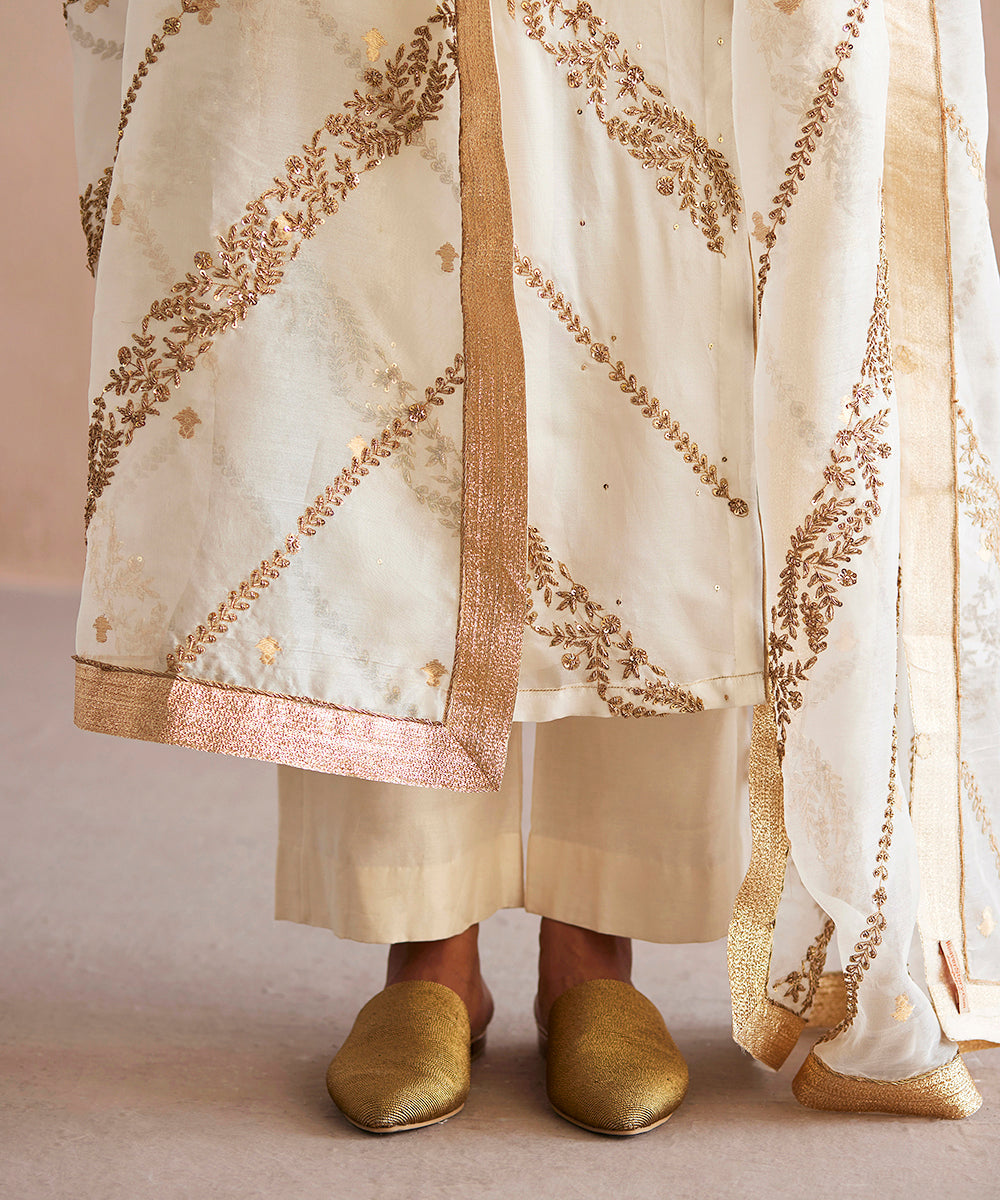 Mahjabeen_Handloom_Organza_Angrakha_With_Pants_And_Organza_Dupatta_WeaverStory_06