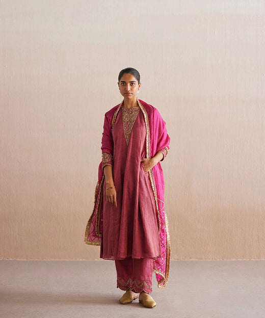 Aayat Handloom Rani Pink Cotton Tissue Suit Set With Pants And Organza Dupatta