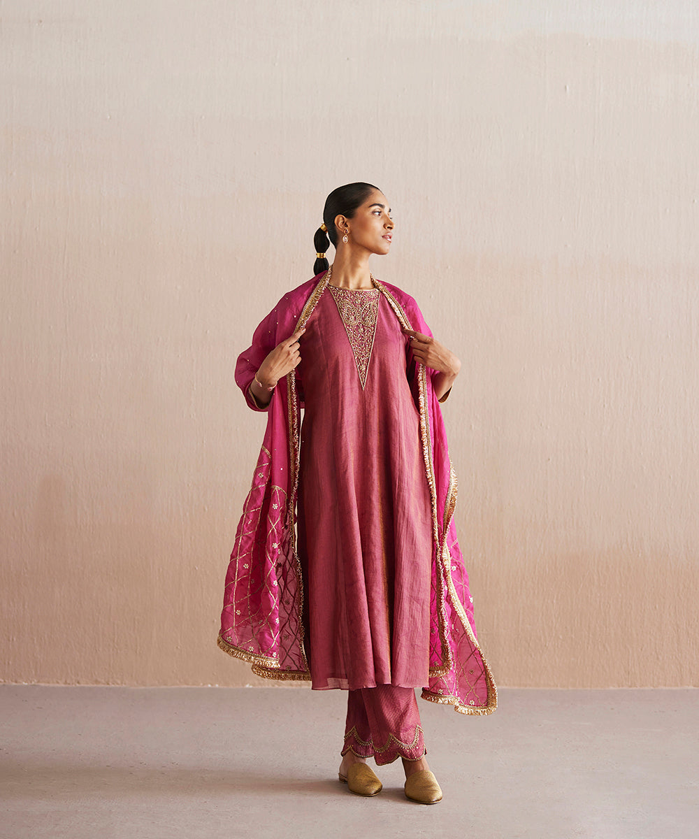 Aayat_Handloom_Rani_Pink_Cotton_Tissue_Suit_Set_With_Pants_And_Organza_Dupatta_WeaverStory_02